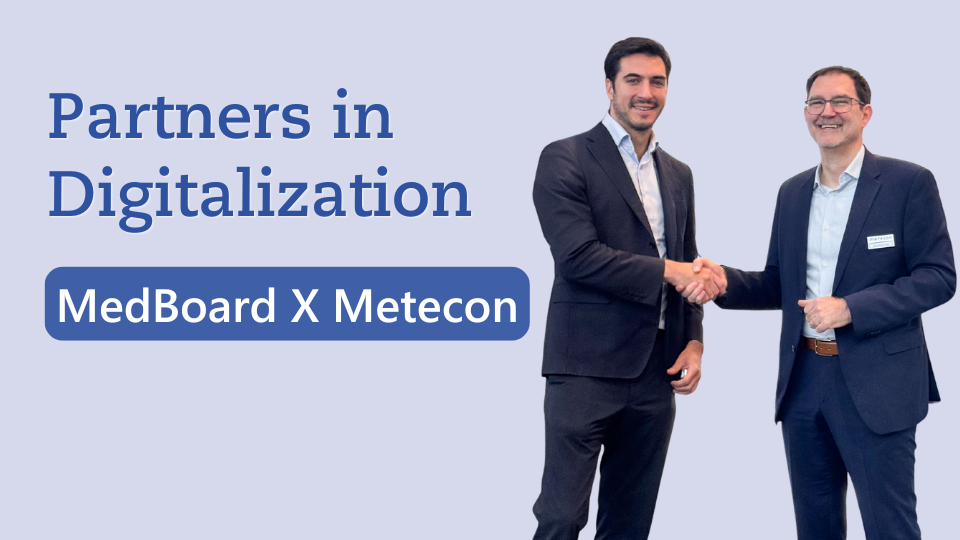 Alexander Fink und Ivan Perez Chamorro auf der MEDICA im Gespräch über die digitale Transformation regulatorischer Prozesse