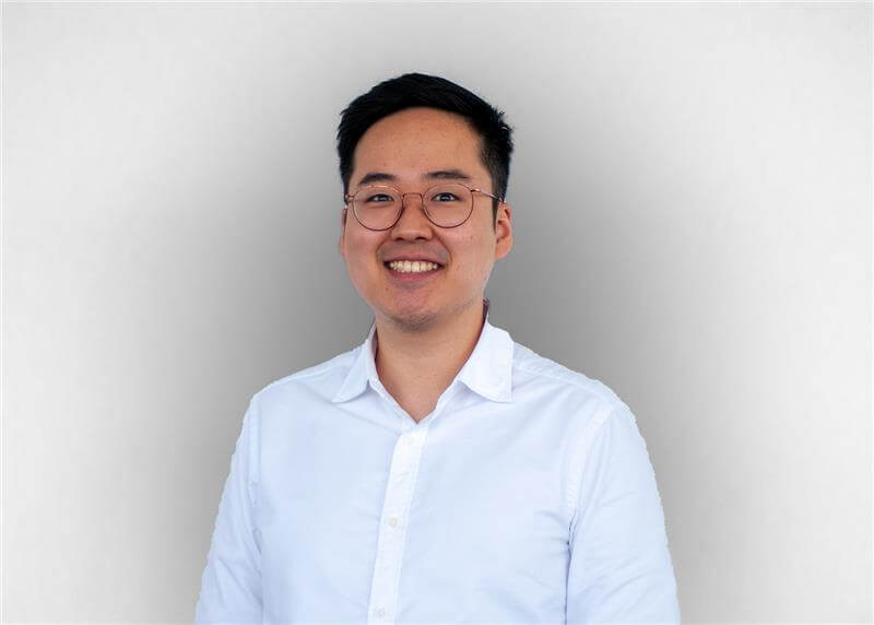 Ju-Yun Son ist Absolvent unseres Trainee-Programms und verstärkt heute das Team Risikomanagement, Usability, Verifikation und Validierung.